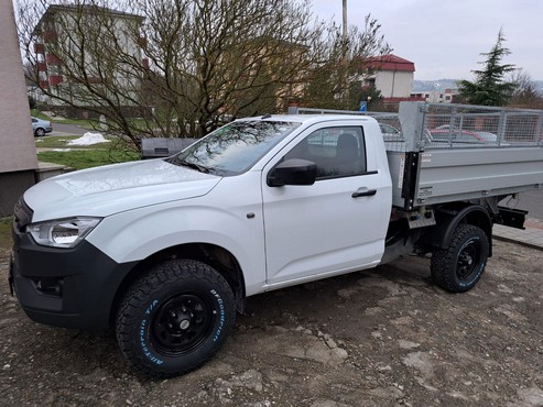 ISUZU D-MAX, 3S sklápeč, 3,5T tažné