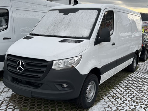 Mercedes Benz Sprinter 3,5t dodávka střední - 5 míst , 2,7T tažné