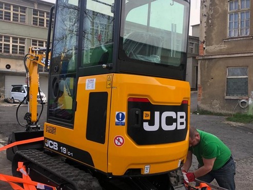 JCB 19C-1