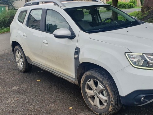 Dacia Duster 4x4 , automat , 1,5T tažné
